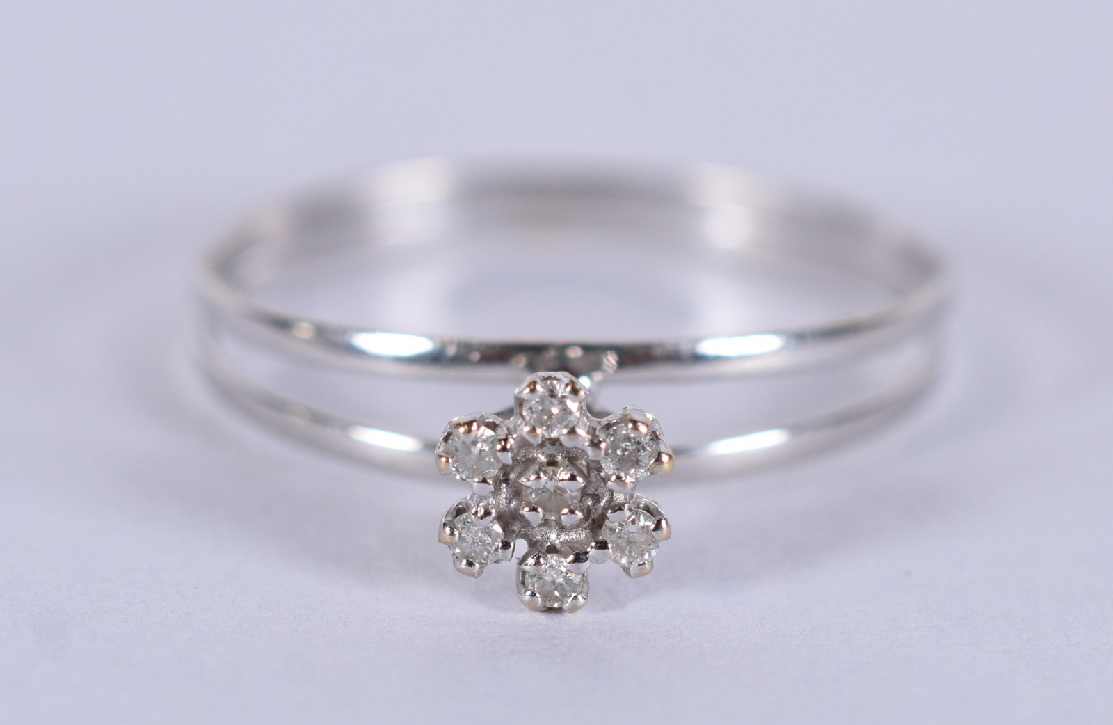 Anel de ouro branco feitio chuveiro com 5 brilhantes, aro 18 (Por... - foto 1 de 4