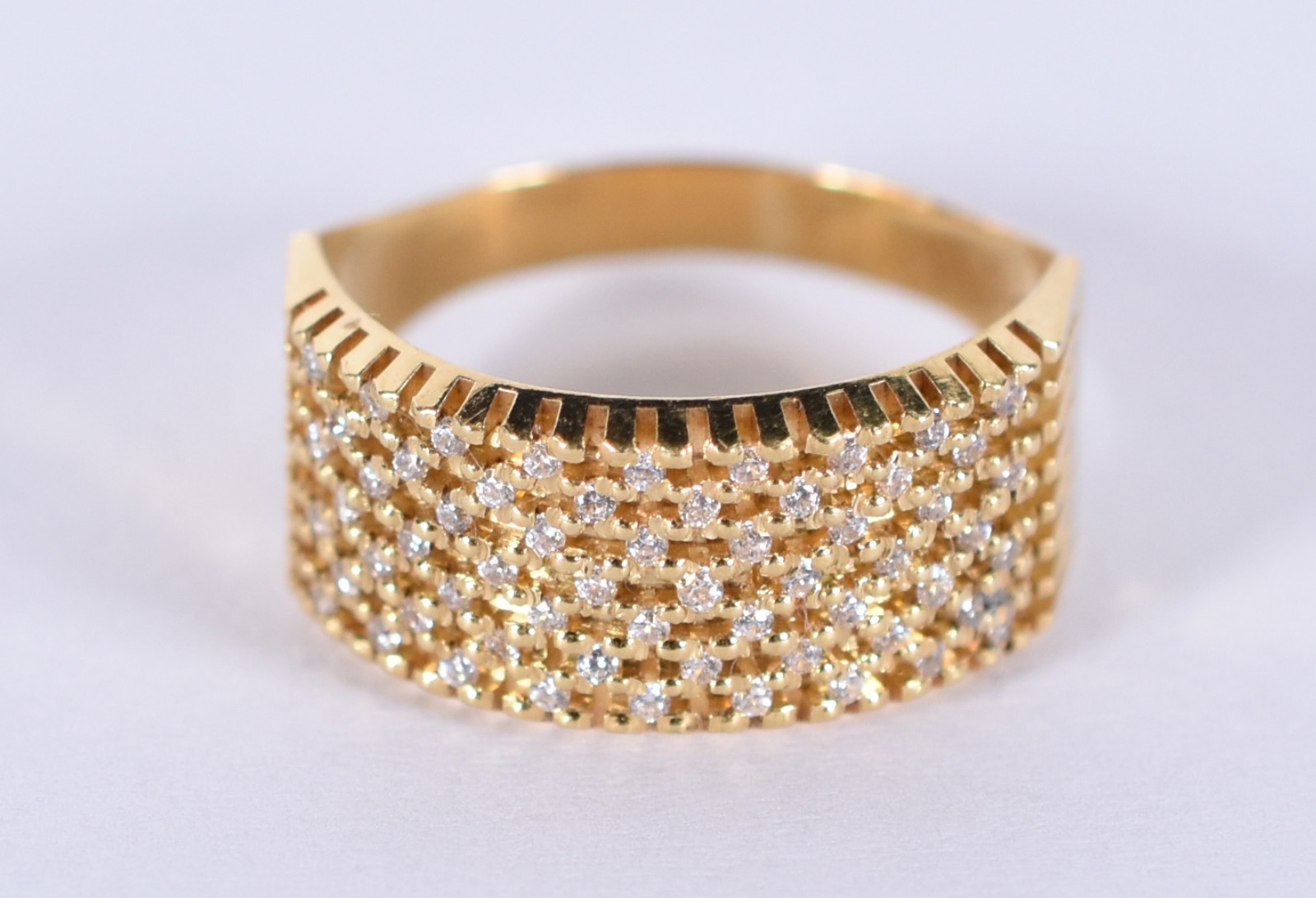Anel de ouro 18k, contraste 750 com safiras brancas, aro 14 (Por... - foto 1 de 4