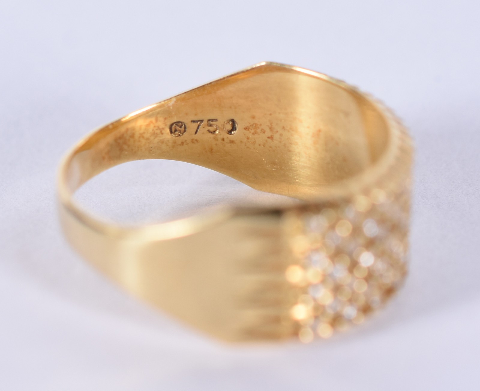 Anel de ouro 18k, contraste 750 com safiras brancas, aro 14 (Por... - foto 4 de 4