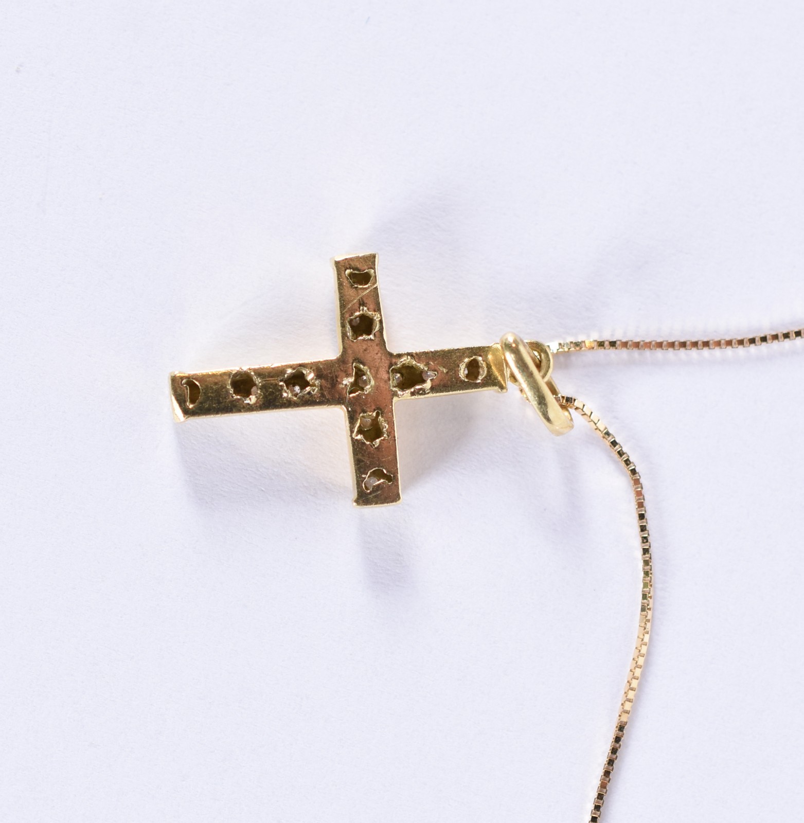 Colar de ouro 18k, contraste 750 e crucifixo com 14 brilhantes (Por... - foto 4 de 5