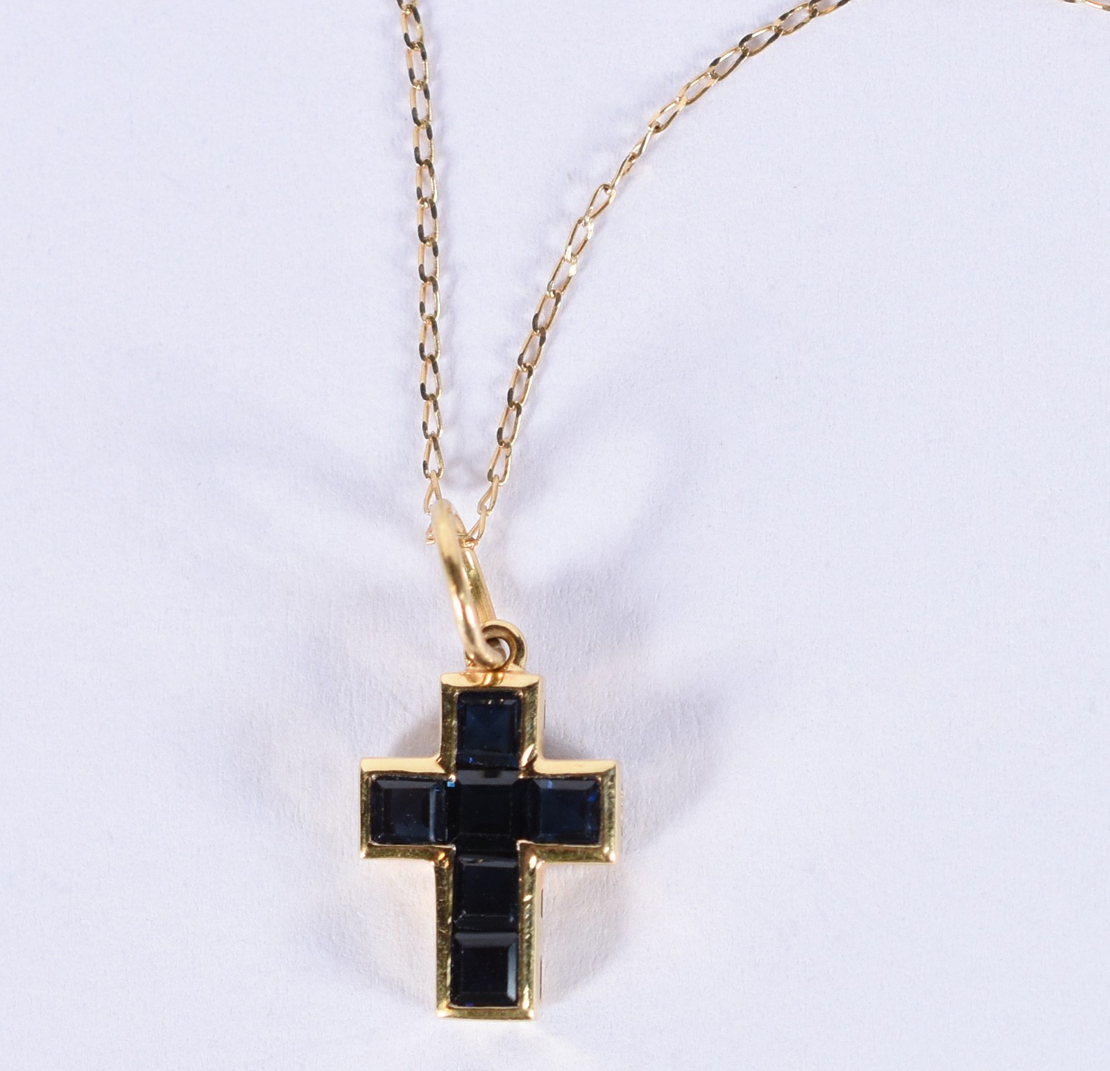 Colar de ouro 18k, contraste 750 e crucifixo (Por motivos de... - foto 1 de 5