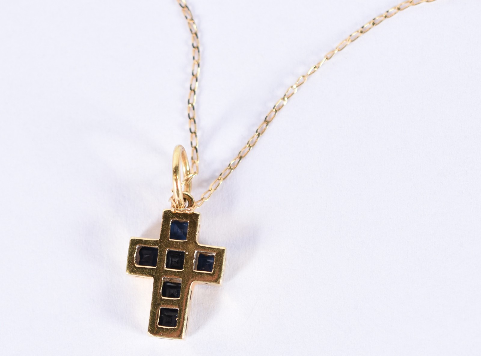Colar de ouro 18k, contraste 750 e crucifixo (Por motivos de... - foto 4 de 5