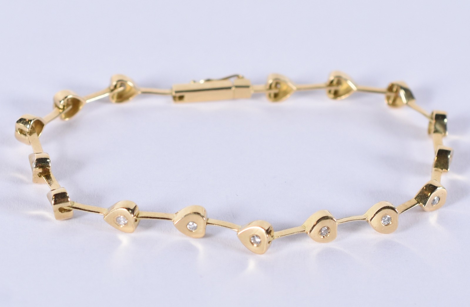 Pulseira modelo Riviera com 16 brilhantes (Por motivos de segurança a... - foto 1 de 4