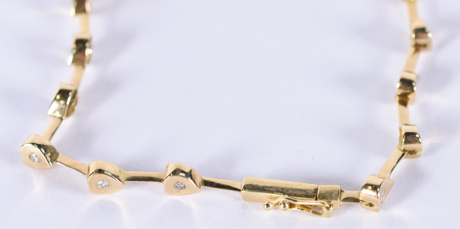 Pulseira modelo Riviera com 16 brilhantes (Por motivos de segurança a... - foto 3 de 4