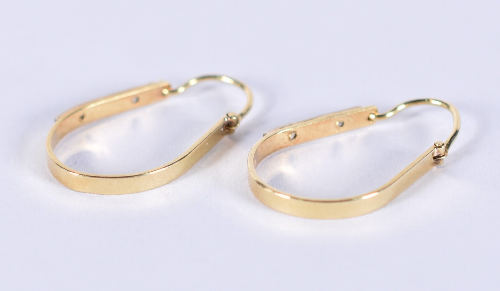 Par de brincos ouro 18k e ouro branco, aro 20 (Por motivos de... - foto 3 de 3