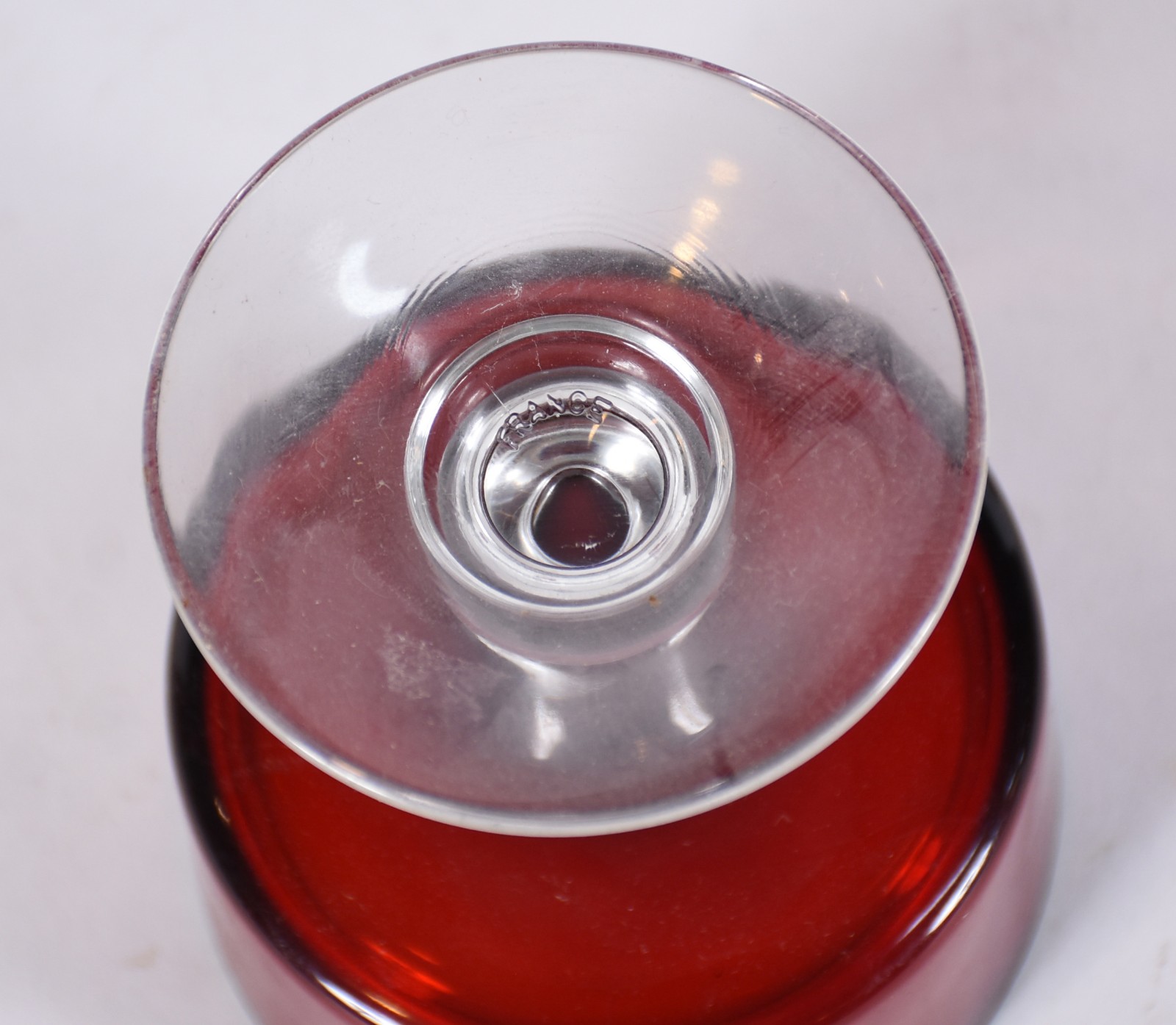 Serviço de copos "Arcoc" francês de vidro vermelho composto de: 12... - foto 5 de 7
