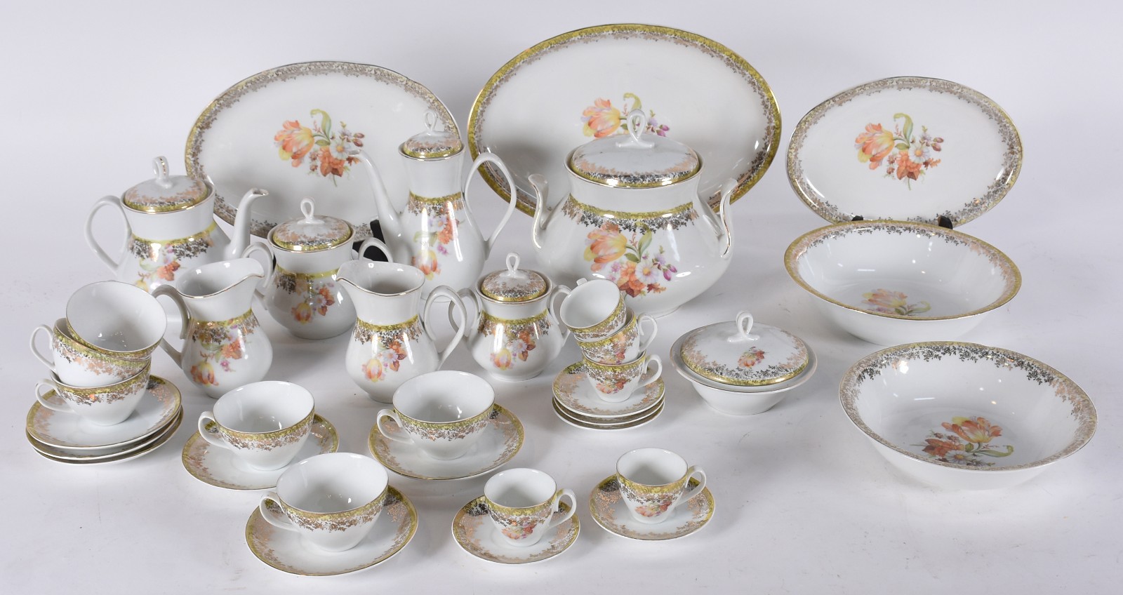 Serviço de chá, café e jantar de porcelana Mauá composto de: 5... - foto 3 de 9