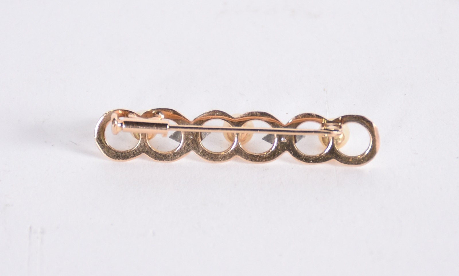 Broche de ouro 18k com 3 perolas (Por motivos de segurança a peça não... - foto 2 de 2
