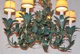 Lustre para 6 luzes de metal em forma de folhas... - Lustre para 6 luzes de metal em forma de folhas patinado de verde.