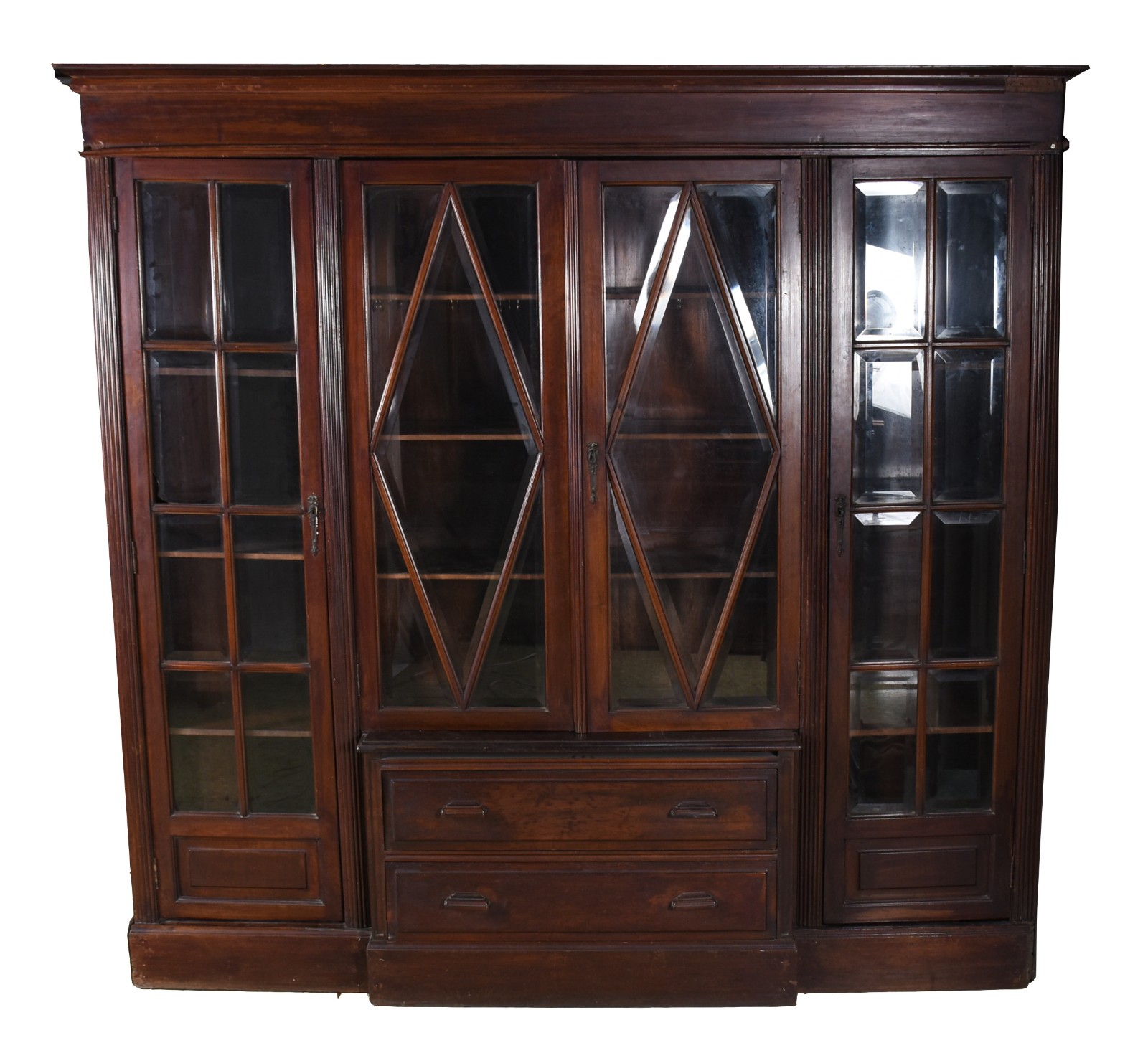 Armário vitrine de madeira com 4 portas de vidro bisotado... - foto 1 de 6