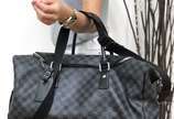 Louis Vuitton (1854), Damier Graphite Canvas Ro... - A bolsa de bagagem leve Louis Vuitton Graphite Damier Roadster é a bolsa de cidade ideal para o homem ou mulher que se preocupa com o estilo. Es...