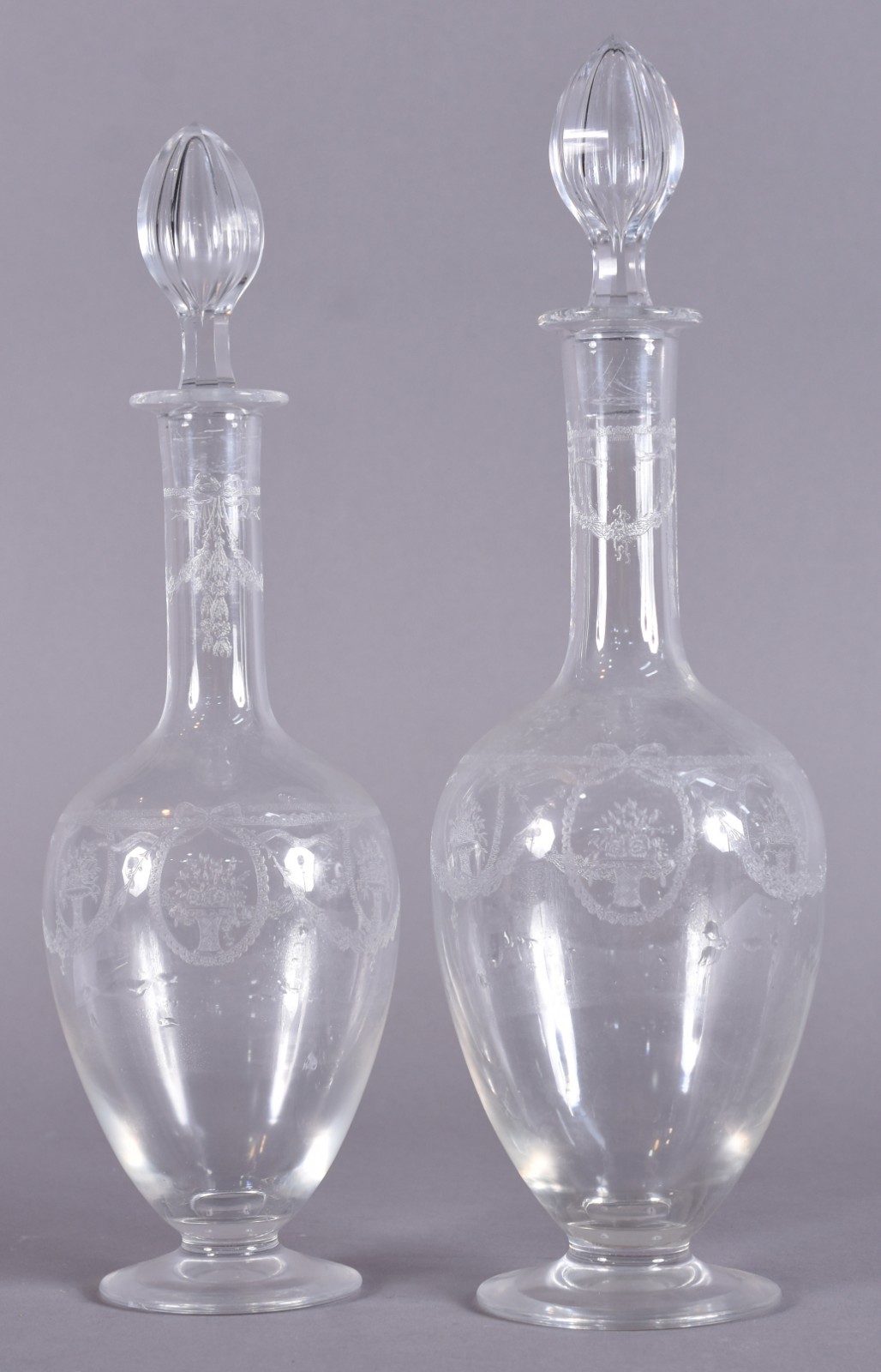Duas licoreiras de cristal frances Saint Louis lavrados com... - foto 1 de 5