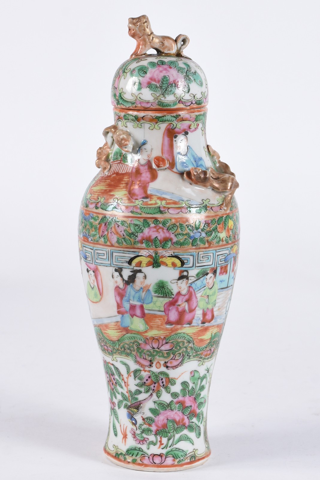 Antigo potiche de porcelana chinesa, decorado com borboletas, flores... - foto 2 de 6