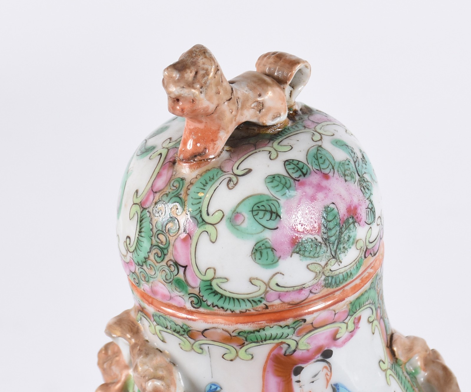 Antigo potiche de porcelana chinesa, decorado com borboletas, flores... - foto 4 de 6