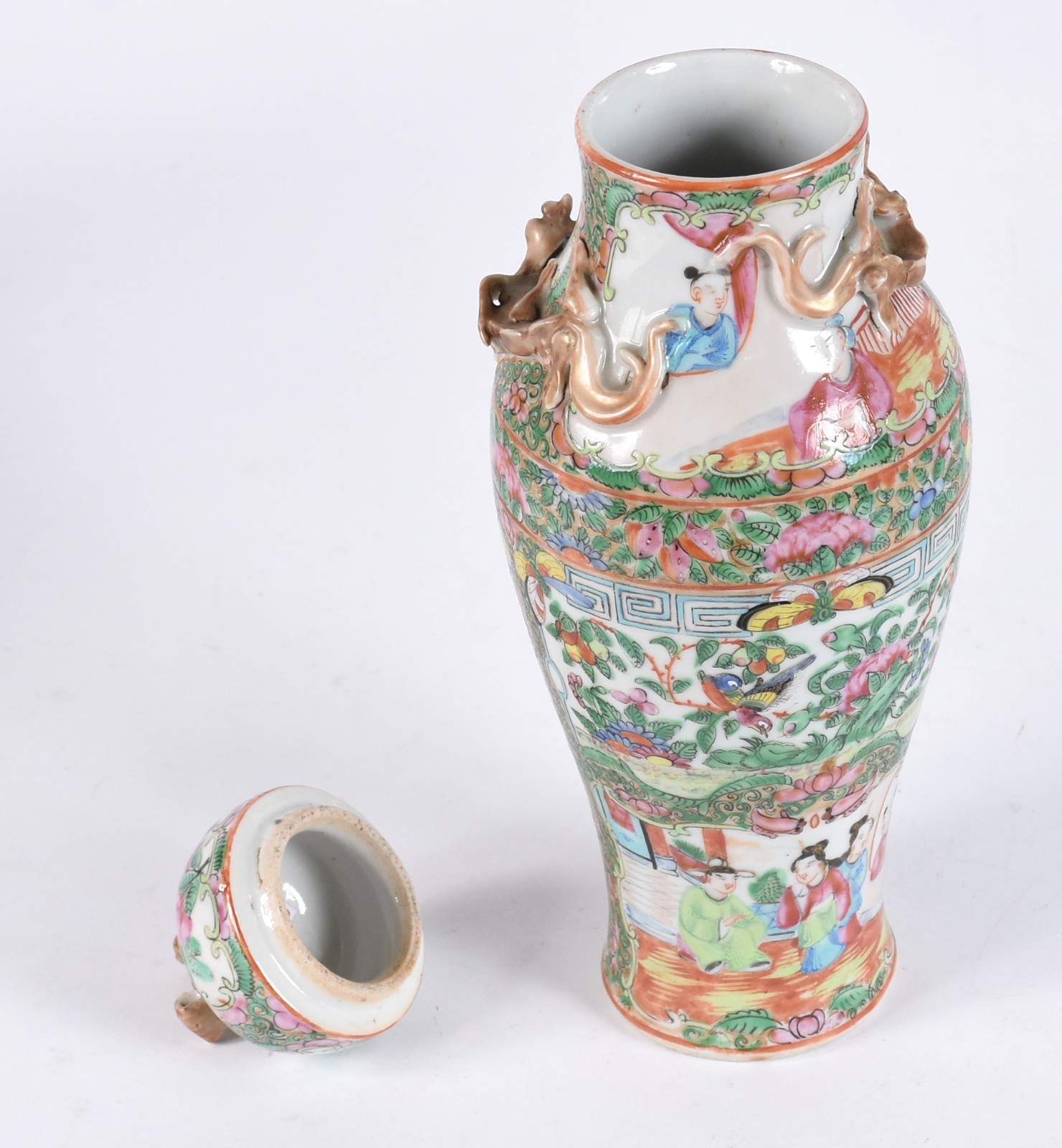 Antigo potiche de porcelana chinesa, decorado com borboletas, flores... - foto 5 de 6