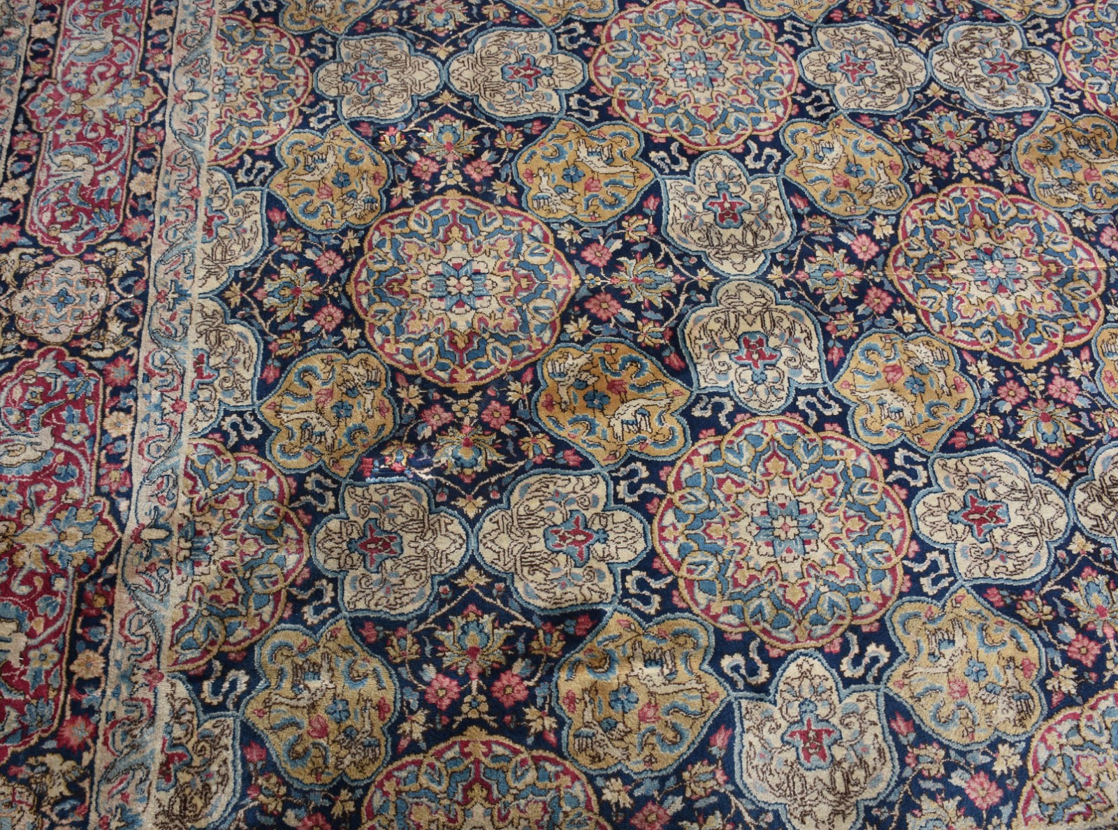 Tapete Tabriz (com marca de mesa e pequena mancha). - foto 3 de 4