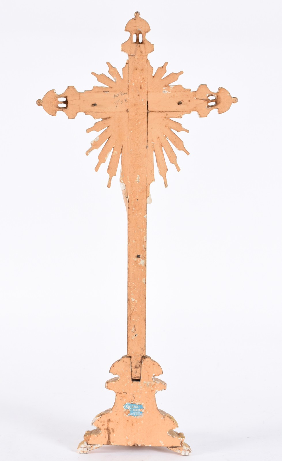 Crucifixo de madeira dourada com figura de Cristo ricamente entalhada... - foto 4 de 6