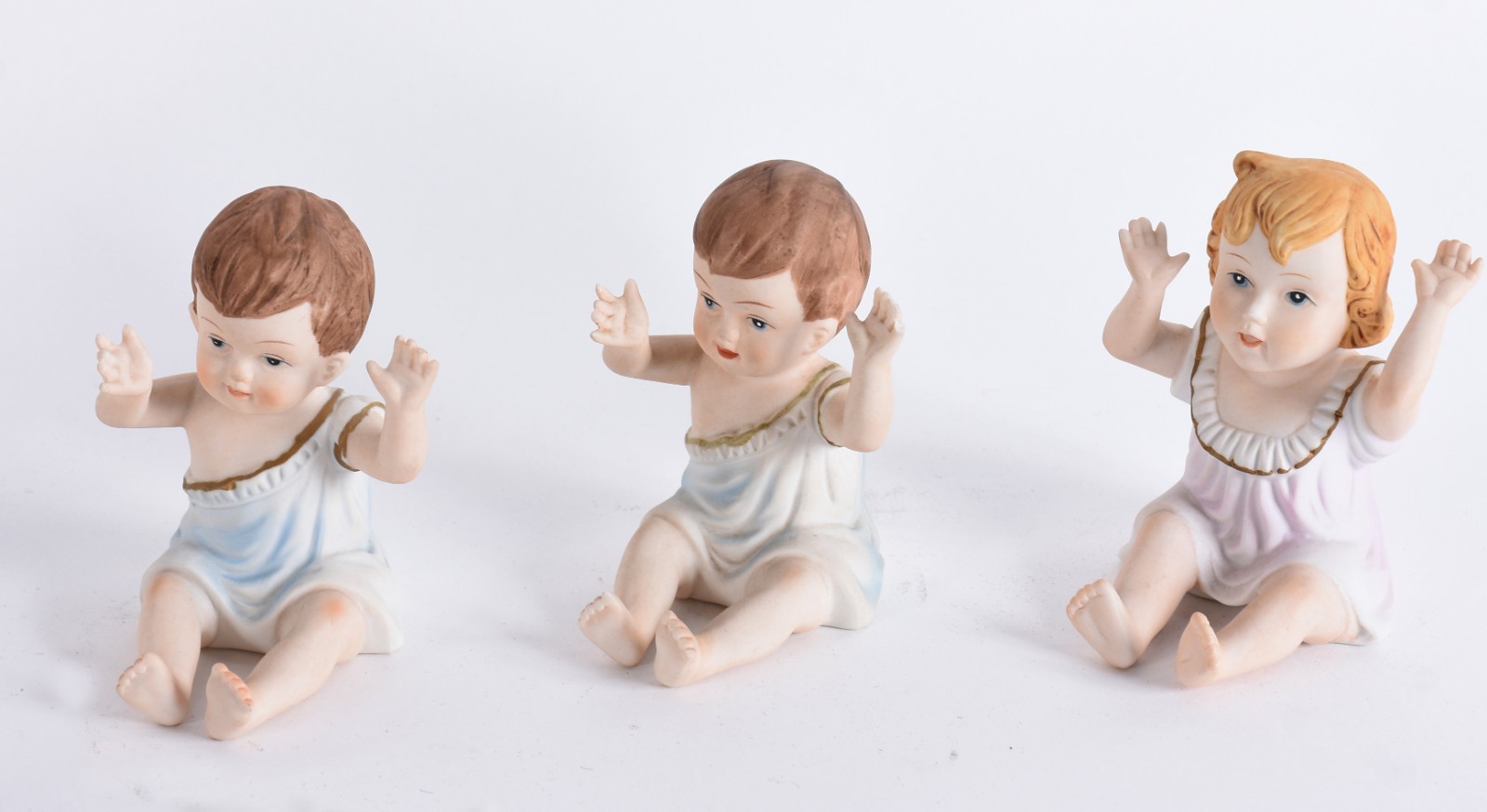 Diversas peças de biscuit, sendo: 11 figuras infantis, casal, cisne... - foto 3 de 7
