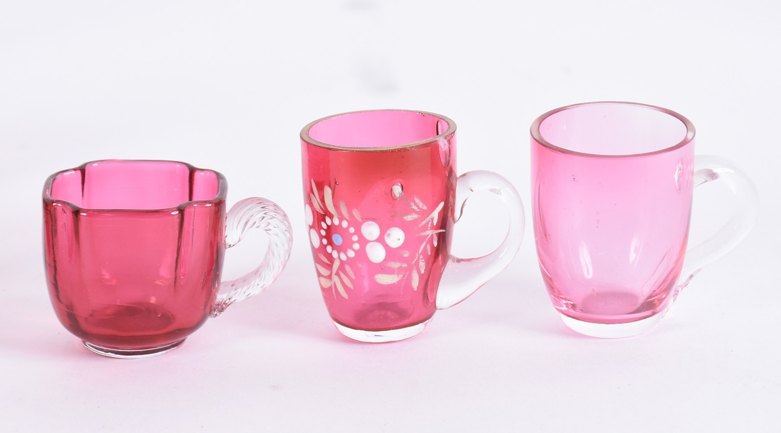 Conjunto de licoreira rosa com 8 canequinhas em diversos modelos... - foto 4 de 7