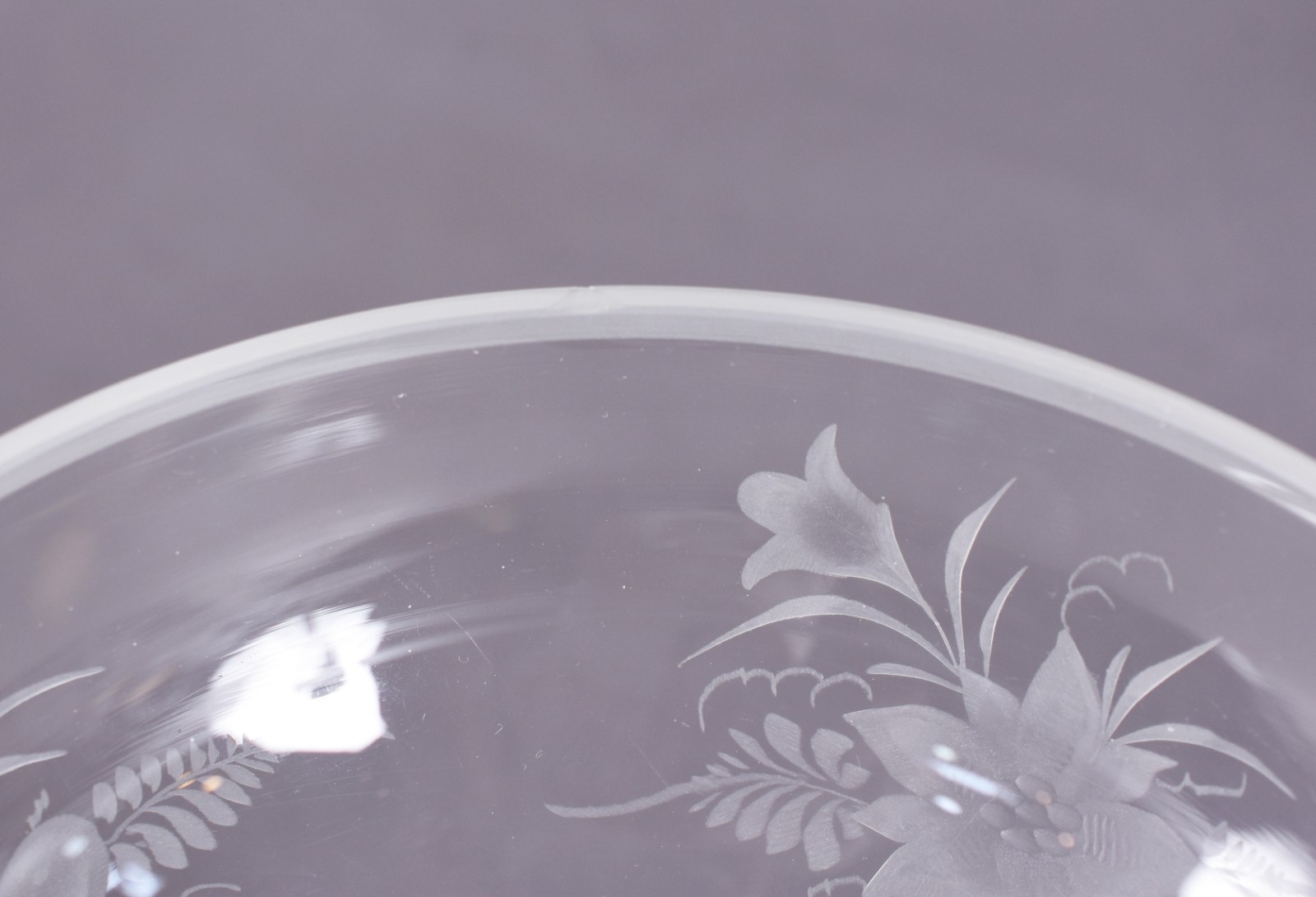 Compoteira com presentoir de cristal lavrado (com mínimos bicados). - foto 5 de 5