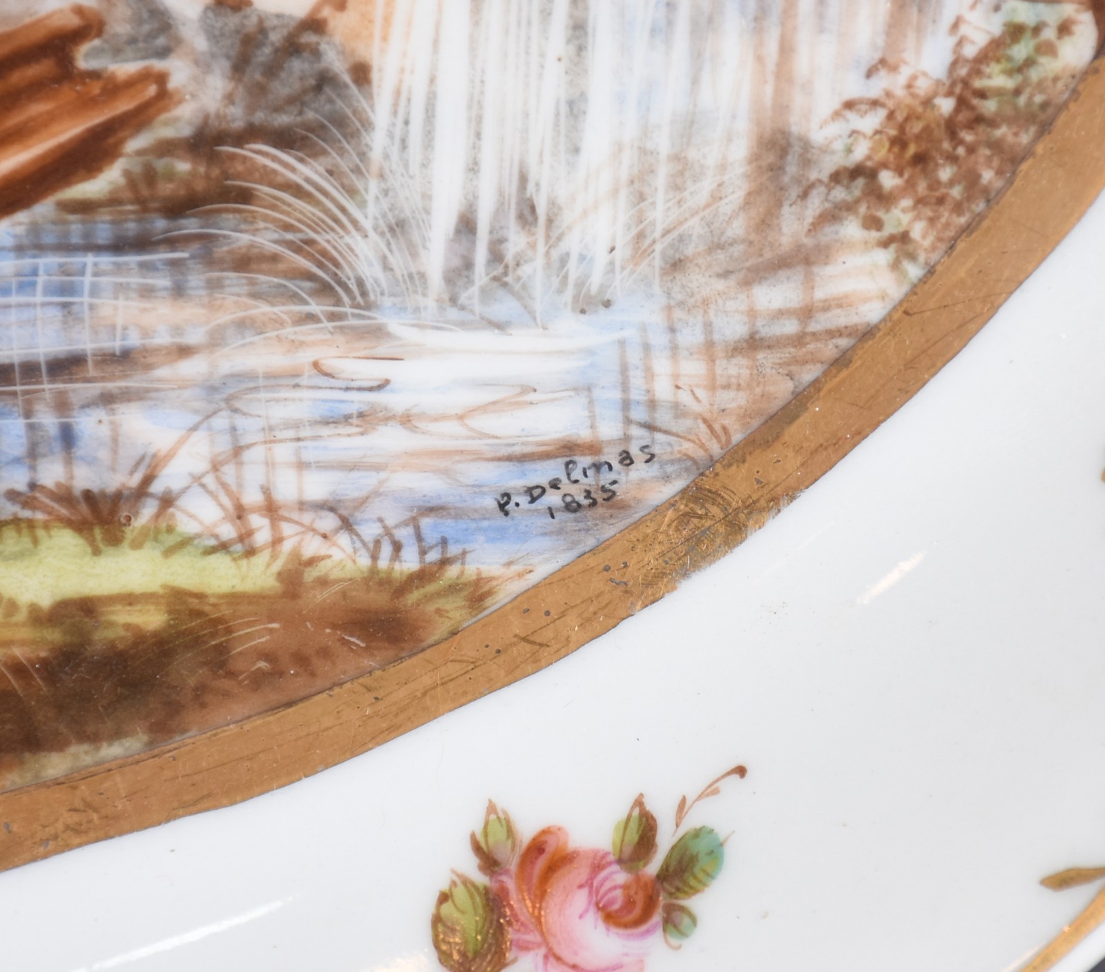 Travessa oval de porcelana europeia marcada na base com coroa... - foto 2 de 5