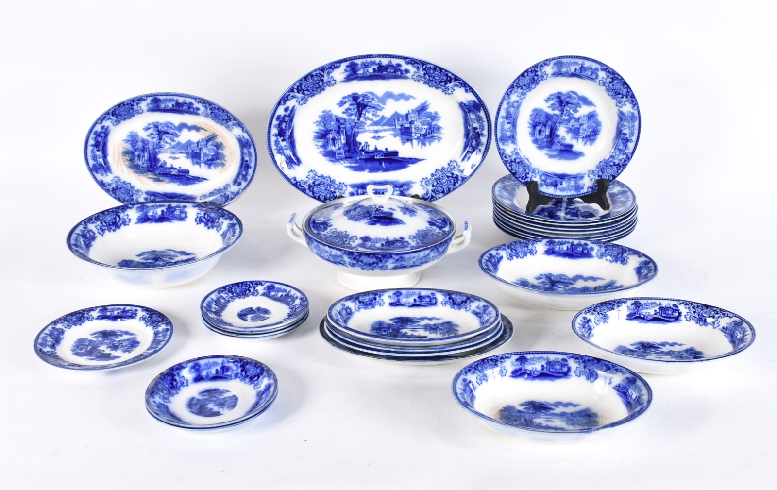 Parte de serviço de faiança inglesa azul borrão, sendo: sopeira, 9... - foto 1 de 9