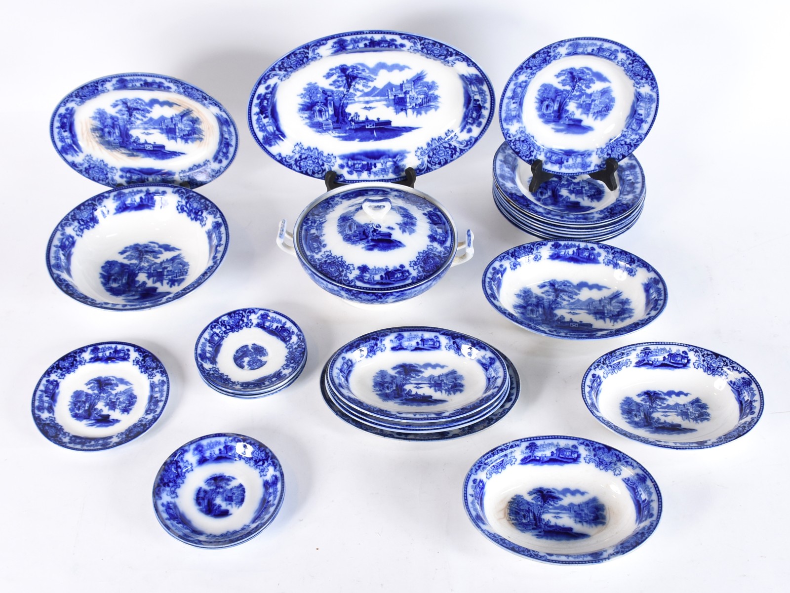 Parte de serviço de faiança inglesa azul borrão, sendo: sopeira, 9... - foto 2 de 9