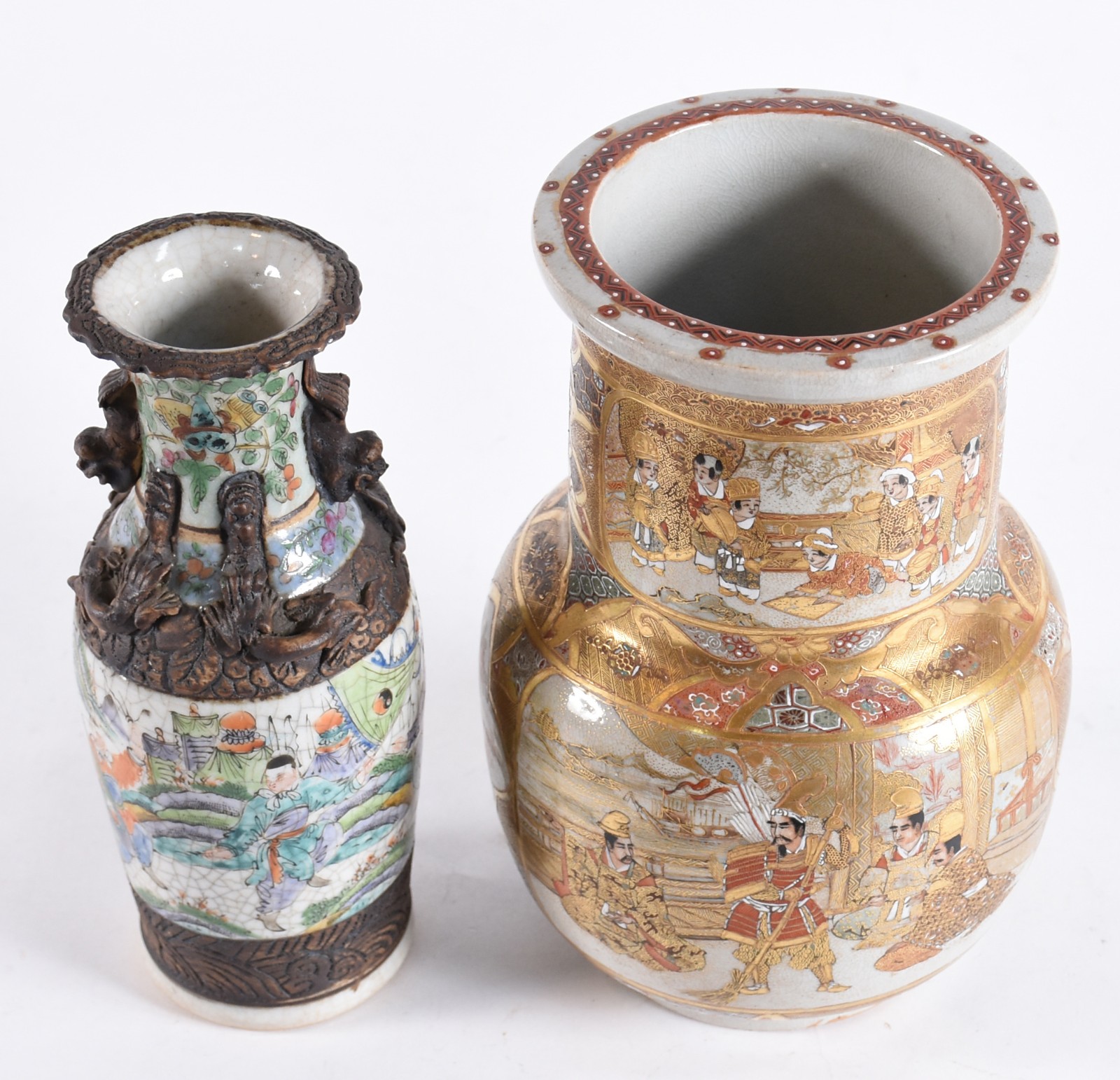 Dois vasos de faiança japonesa de Satzuma, modelos diversos, sendo um... - foto 2 de 7
