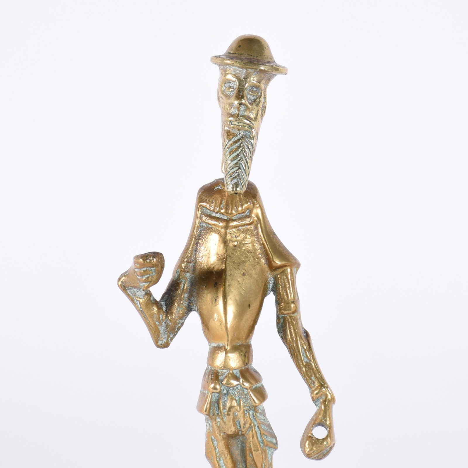 Par de esculturas de bronze representando Dom Quixote e Sancho Pança. - foto 2 de 5