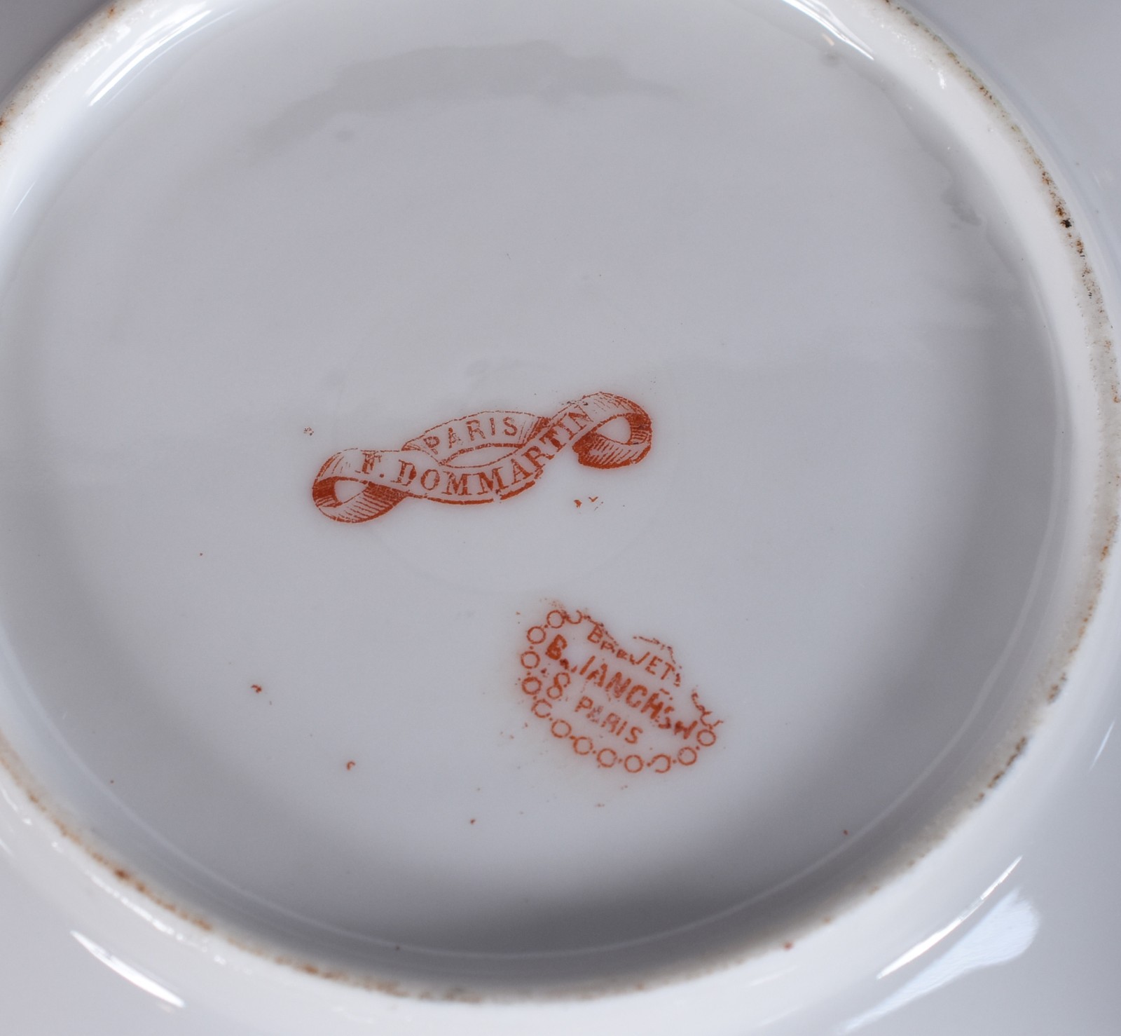 Lote com 15 xícaras de chá com pires, porcelanas de diversos modelos... - foto 6 de 10