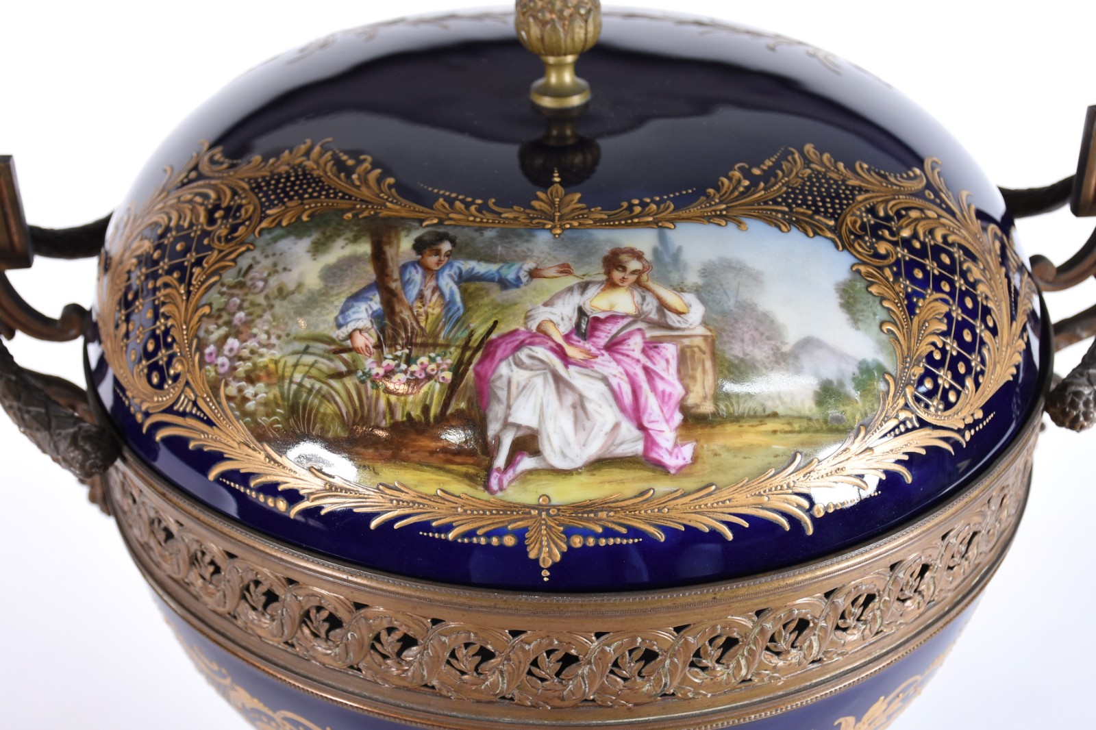 Grande potiche de porcelana francesa possivelmente de Sèvres, na cor... - foto 3 de 7