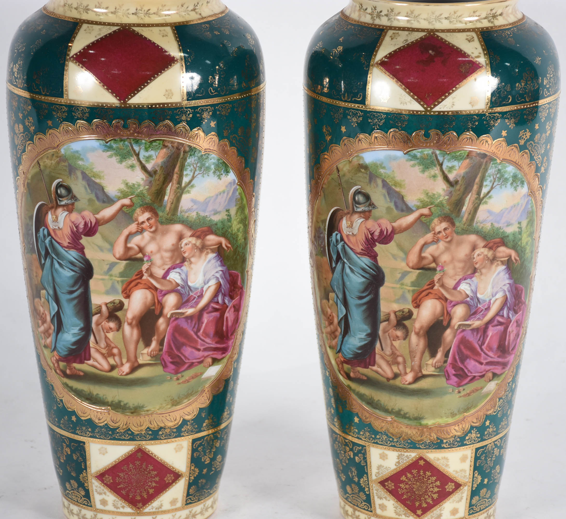 Par de vasos de porcelana tcheca ricamente decorados com cenas... - foto 2 de 5
