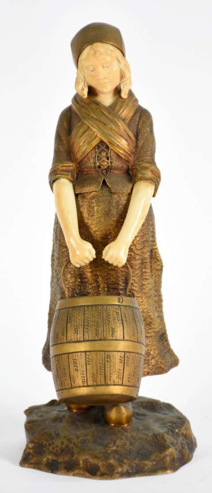 Dominique Alonzo (1910-1930), Menina com balde - foto 2 de 7
