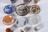 Lote com 15 xícaras de café com pires, porcelan... - Lote com 15 xícaras de café com pires, porcelanas de diversos modelos e procedências.