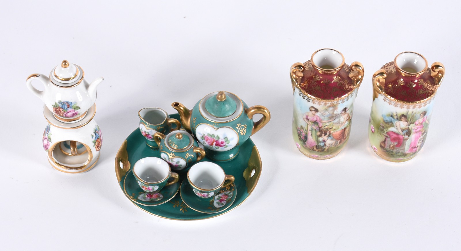 Diversas miniaturas de porcelana, sendo : tete a tete com 6 peças na... - foto 2 de 9