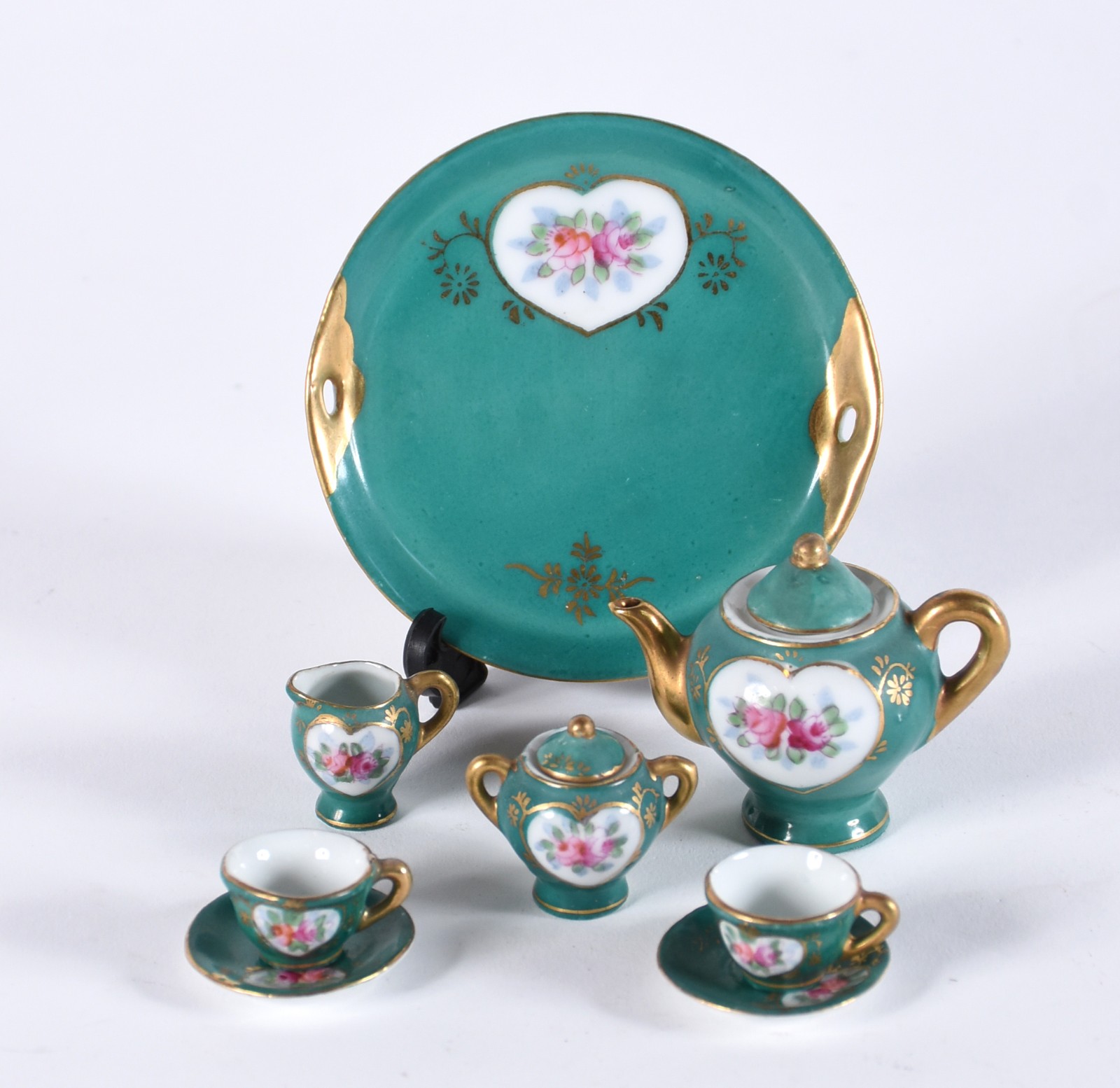 Diversas miniaturas de porcelana, sendo : tete a tete com 6 peças na... - foto 4 de 9