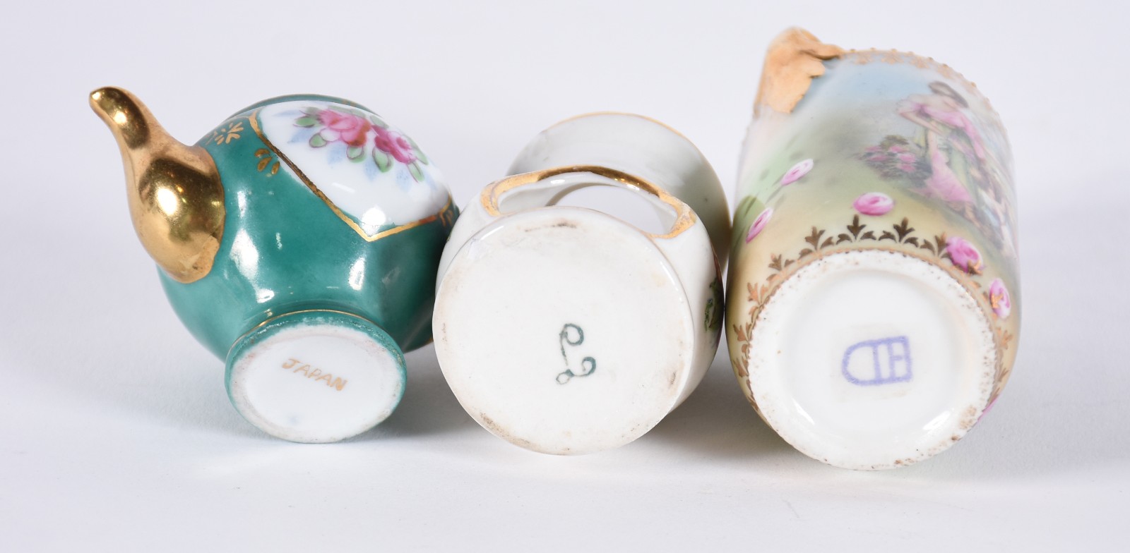 Diversas miniaturas de porcelana, sendo : tete a tete com 6 peças na... - foto 9 de 9