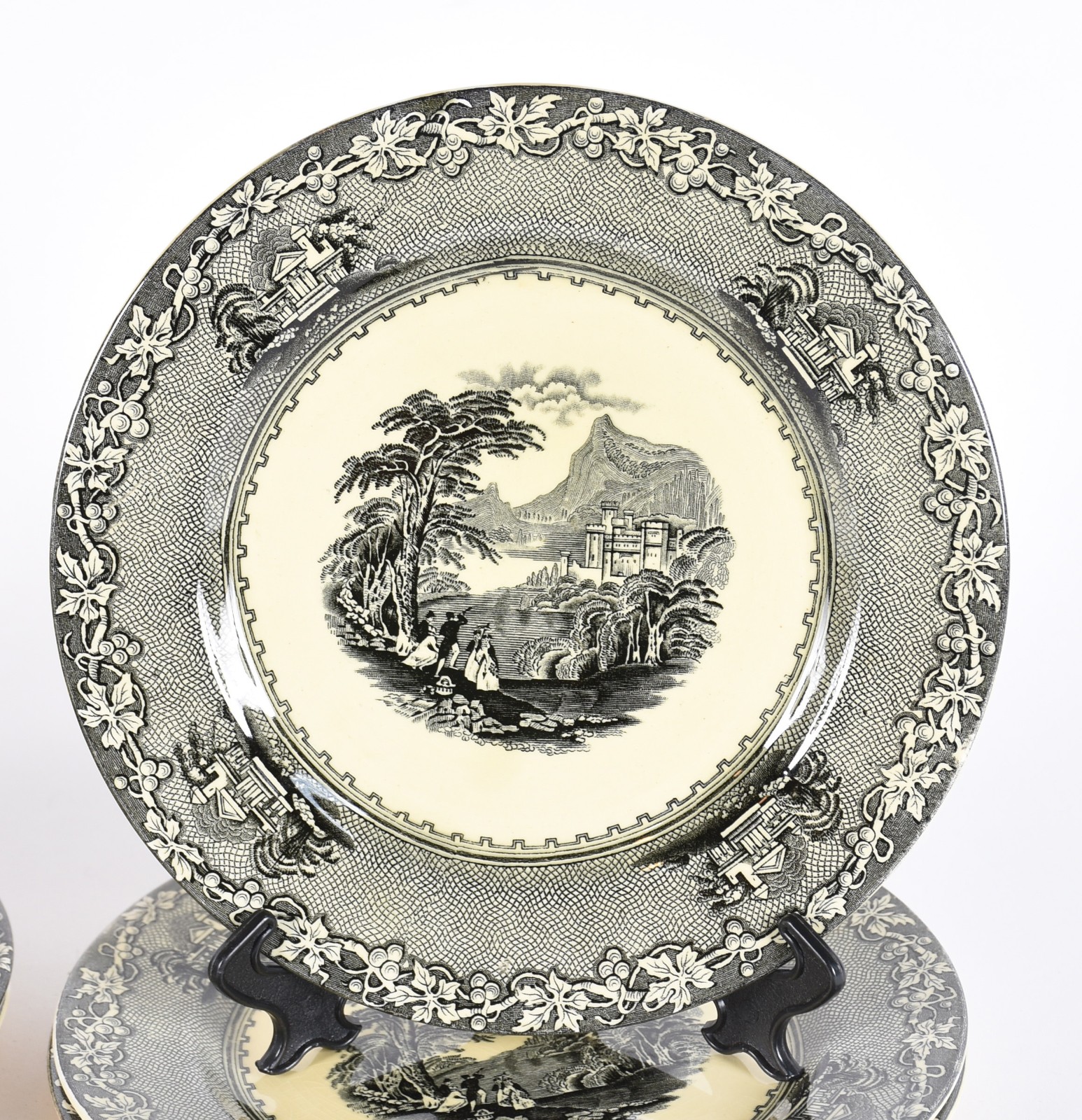 Seis pratos de faiança inglesa "Royal Staffordshire Pottery England"... - foto 2 de 4