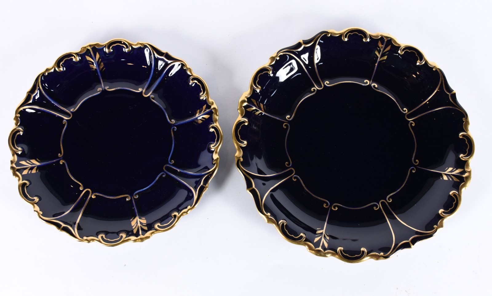 Duas travessas de porcelana alemã azul cobalto (Echt Kobalt), bordas... - foto 1 de 5