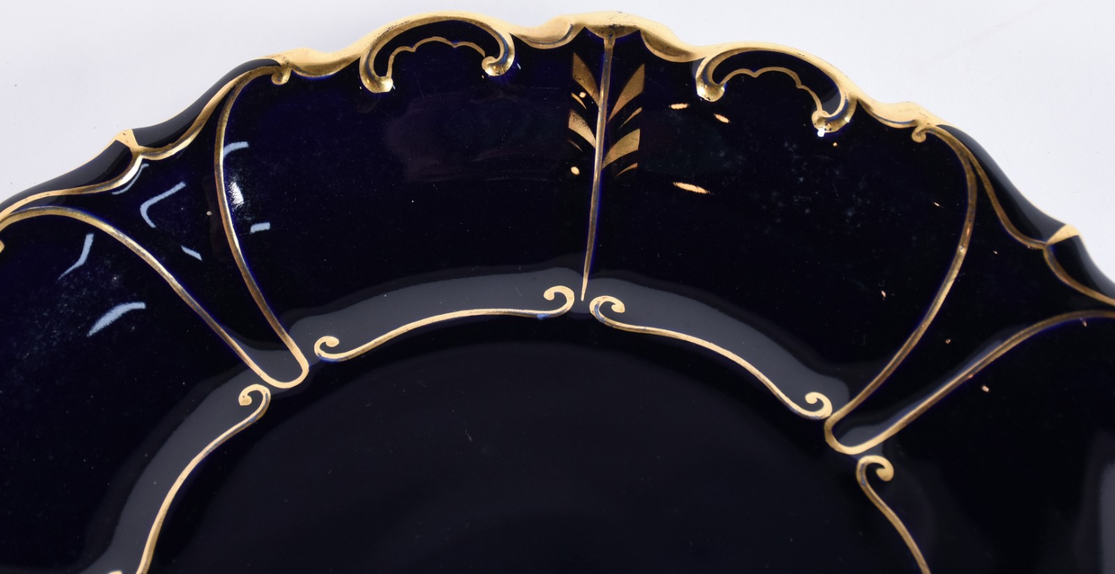 Duas travessas de porcelana alemã azul cobalto (Echt Kobalt), bordas... - foto 2 de 5