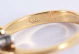 Anel de ouro 18k contrastado com 5 diamantes e ... - Anel de ouro 18k contrastado com 5 diamantes e um diamante central, aro 18  (Por motivos de segurança a peça não se encontra na loja)