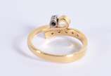 Anel de ouro 18k contrastado com 5 diamantes e ... - Anel de ouro 18k contrastado com 5 diamantes e um diamante central, aro 18  (Por motivos de segurança a peça não se encontra na loja)
