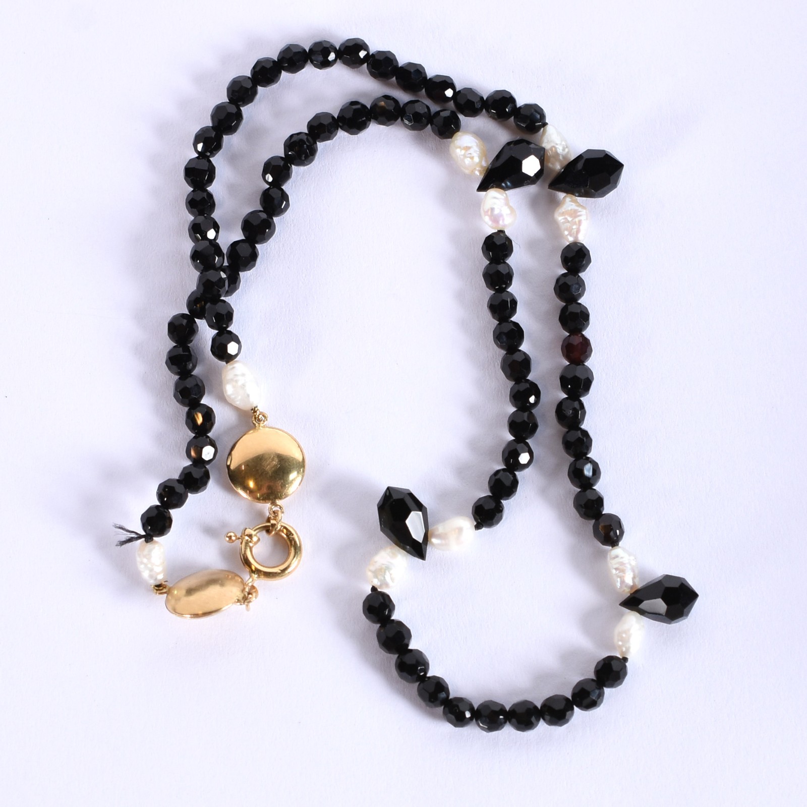Colar com fecho de ouro 18k, contraste 750 com pedras ônix (Por... - foto 3 de 4
