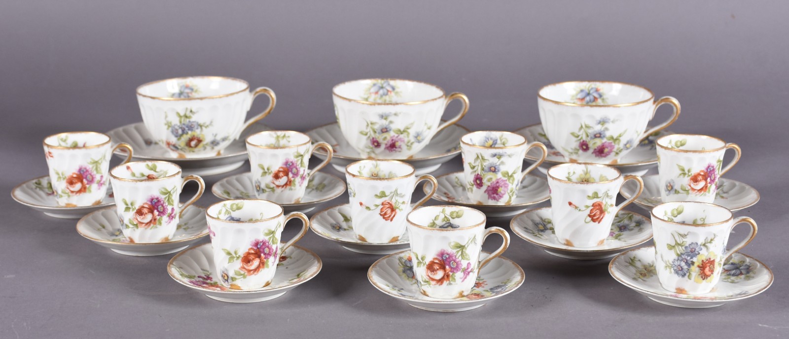Conjunto de 10 xícaras de café com pires porcelana Limoges Theodore... - foto 2 de 8