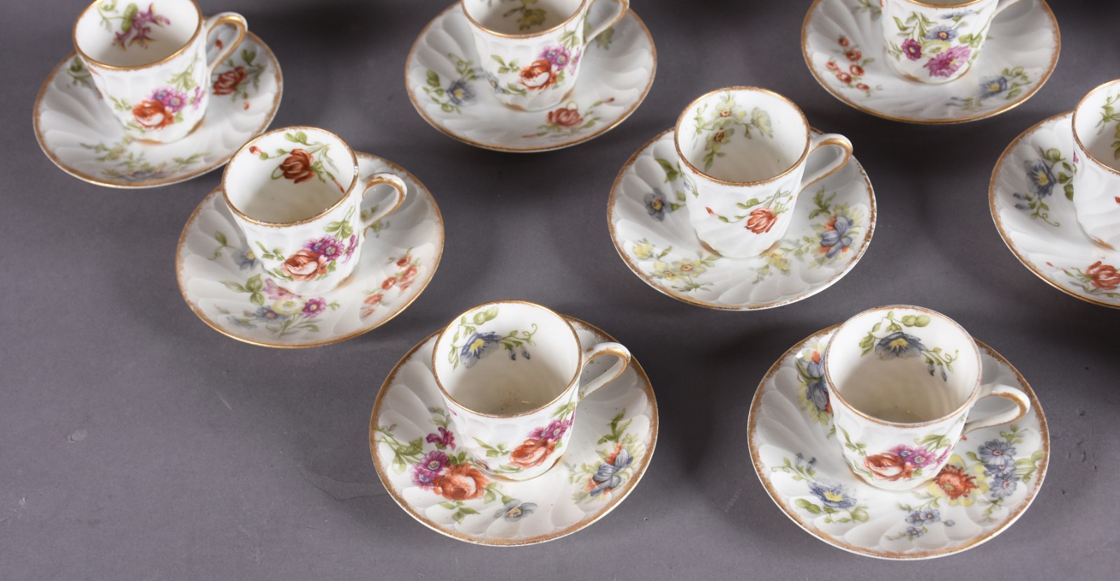 Conjunto de 10 xícaras de café com pires porcelana Limoges Theodore... - foto 4 de 8
