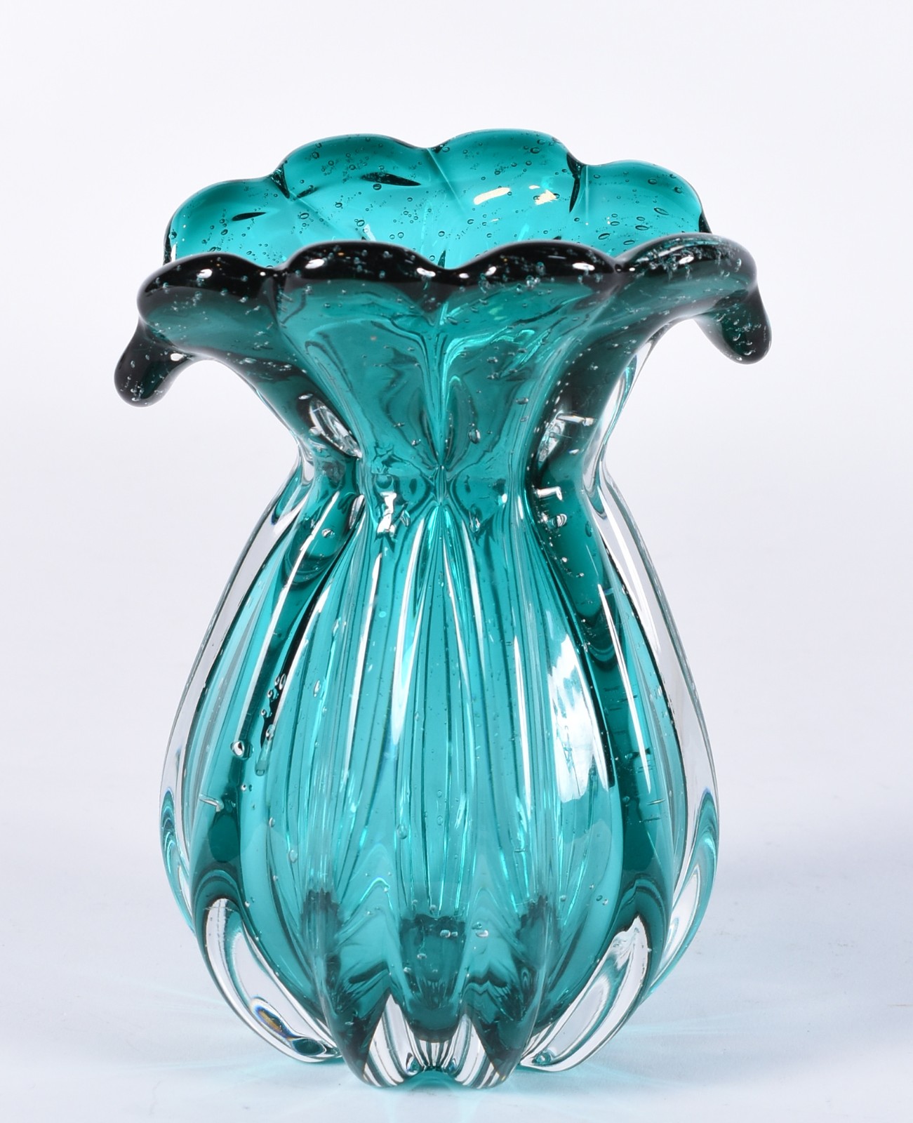 Vaso de vidro decorativo na cor verde. - foto 1 de 3