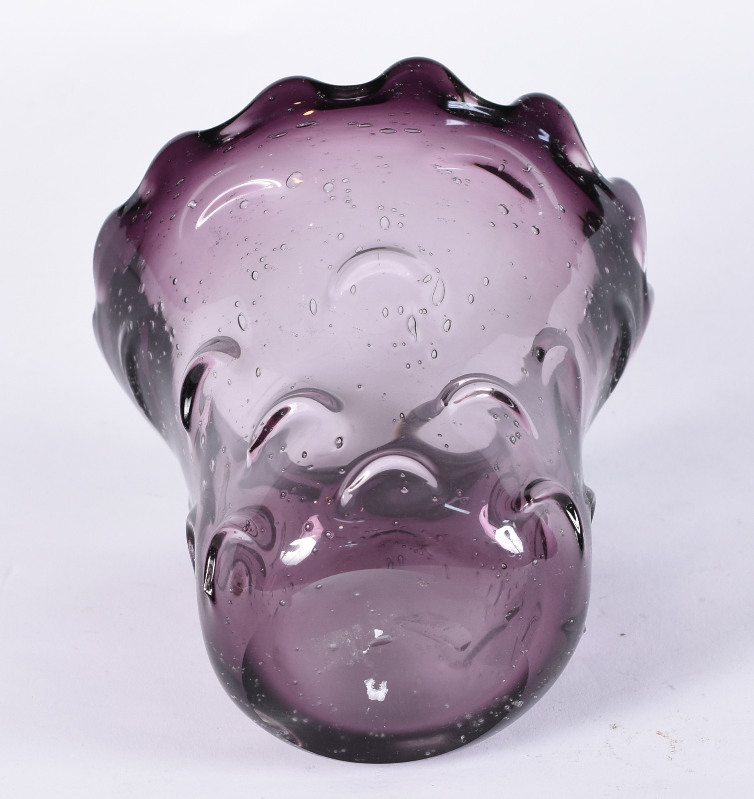 Vaso de vidro decorativo na cor roxa. - foto 3 de 3