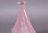 Garrafa de vidro decorativo na cor rosa. - Garrafa de vidro decorativo na cor rosa.
