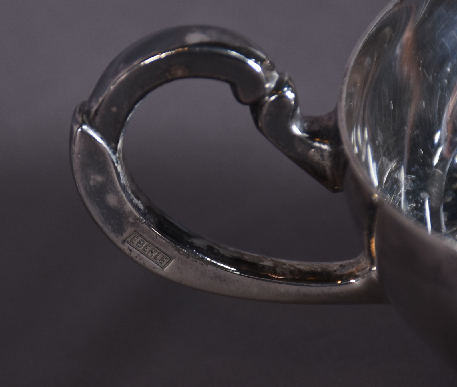 Seis taças com colheres para sorvete de metal prateado. - foto 5 de 7