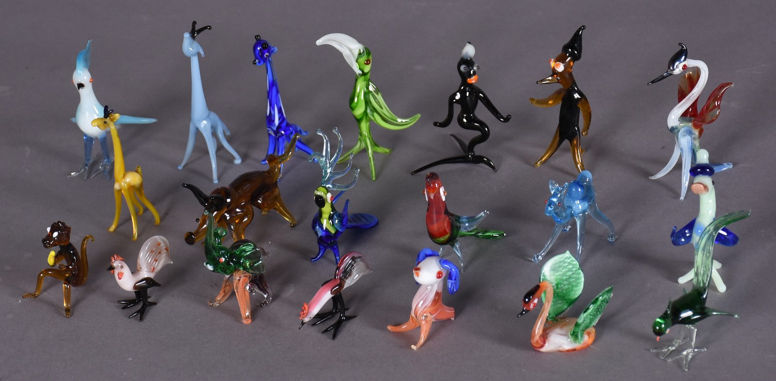 Vinte miniaturas de murano, um com pequeno quebrado. - foto 1 de 7
